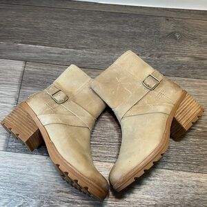 Sorel Women's Beige Ankle Boots with Buckle size 36 (j76)